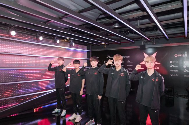 라이엇 게임즈 플리커.