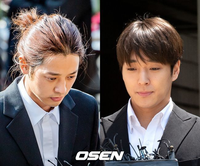 [OSEN=지형준 기자] 가수 최종훈이 9일 서울중앙지방법원에 성폭력처벌법상 준특수강간 등 혐의로구속 전 피의자심문(영장실질심사)을 마치고 포승줄에 묶인 채 법원을 나서고 있다. /jpnews@osen.co.kr