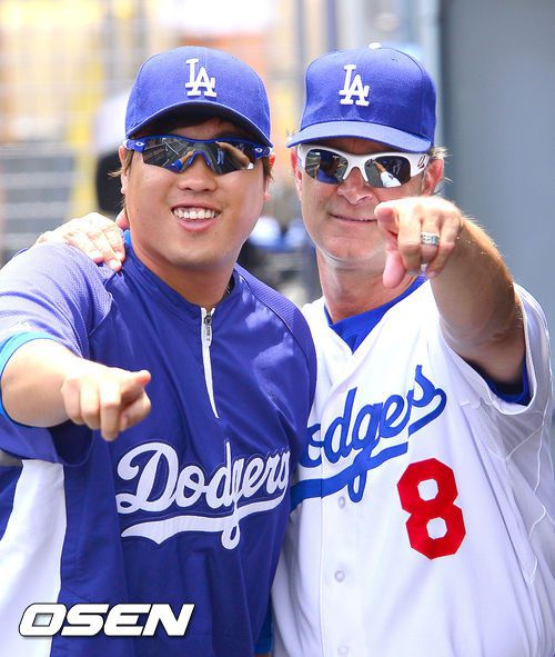 [사진] 다저스 시절 매팅리 감독(오른쪽)과 류현진 /OSEN DB