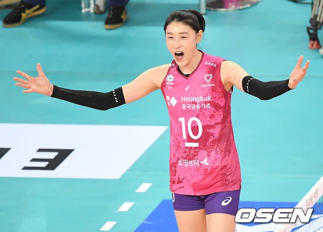 [OSEN=인천, 김성락 기자] 2세트 흥국생명 김연경이 득점에 기뻐하고 있다./ksl0919@osen.co.kr