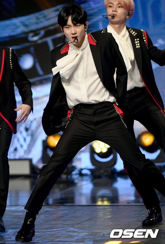 [OSEN=김성락 기자] 그룹 엔하이픈(ENHYPEN)정원이 4일 오후 경기 고양시 빛마루방송지원센터에서 아리랑 TV ‘심플리케이팝’ 녹화 무대를 진행하고 있다. /ksl0919@osen.co.kr