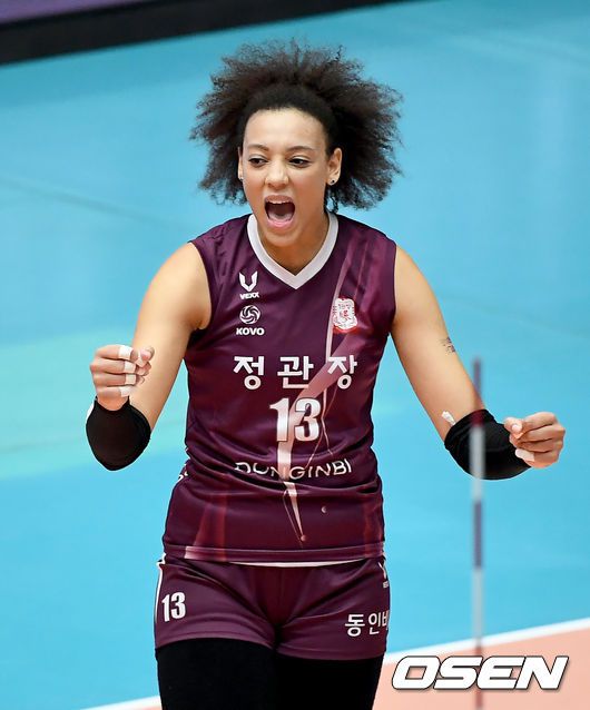 [OSEN=김성락 기자] 인삼공사 디우프가 득점에 기뻐하고 있다./ksl0919@osen.co.kr