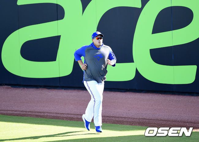 [OSEN=더니든(미국 플로리다주), 박준형 기자]경기에 앞서 류현진이 러닝훈련을 하고 있다./ soul1014@osen.co.kr