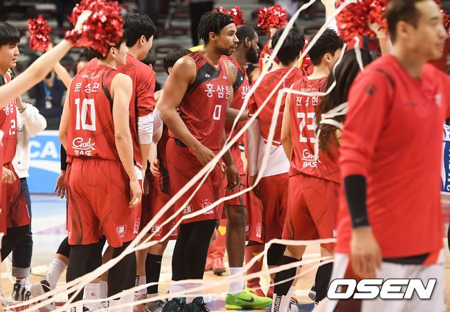 [OSEN=안양,박준형 기자]2쿼터 KGC 설린저가 골밑슛을 성공시키고 있다. / soul1014@osen.co.kr