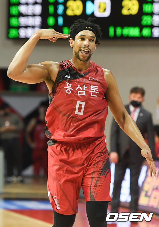 [OSEN=안양,박준형 기자]2쿼터 KGC 설린저가 훅슛을 성공시키고 있다. / soul1014@osen.co.kr