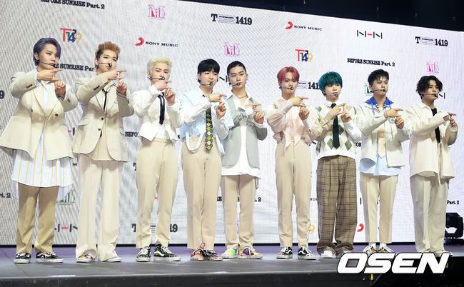 [OSEN=민경훈 기자]T1419(노아, 시안, 케빈, 건우, 레오, 온, 제로, 카이리, 키오)가 무대 위에서 포토타임을 갖고 있다. / rumi@osen.co.kr