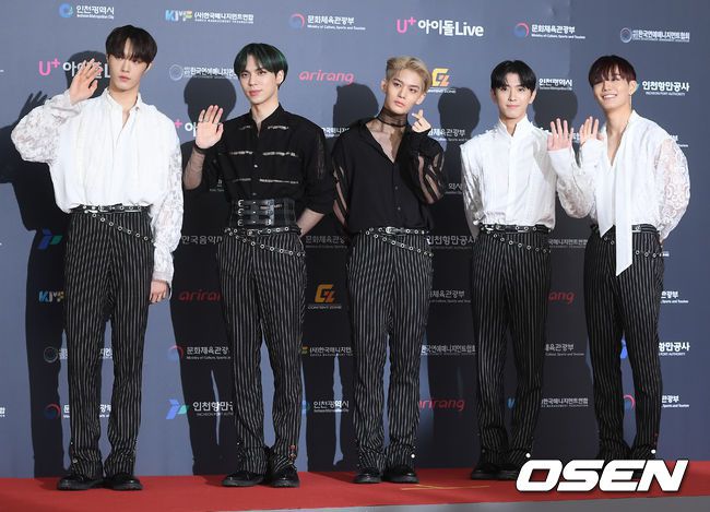 [OSEN=연수, 민경훈 기자]본 공연 전 포토월 행사에서 CIX가 포토타임을 갖고 있다. /rumi@osen.co.kr