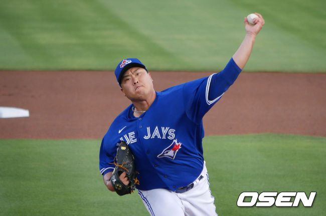 [OSEN=더니든(미 플로리다주), 이사부 통신원]1회 토론토 류현진이 역투하고 있다.  / lsboo@osen.co.kr