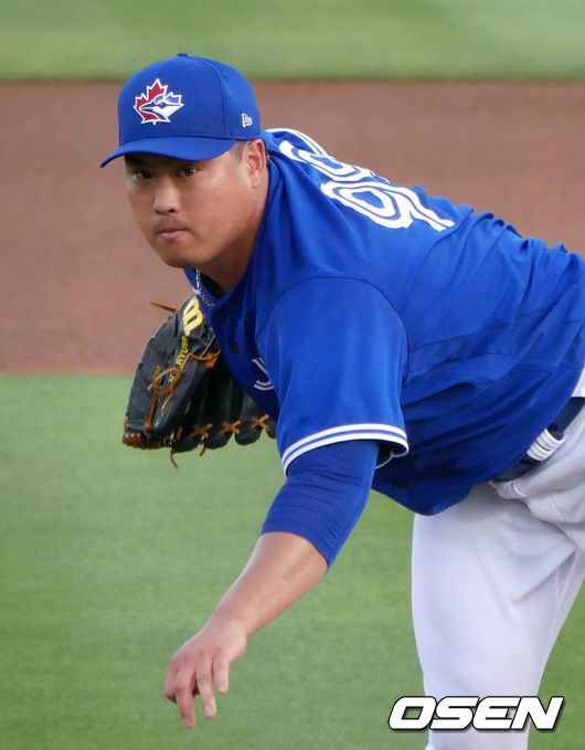 [OSEN=더니든(미 플로리다주), 이사부 통신원]1회초 무사 토론토 선발투수 류현진이 역투하고 있다. / lsboo@osen.co.kr