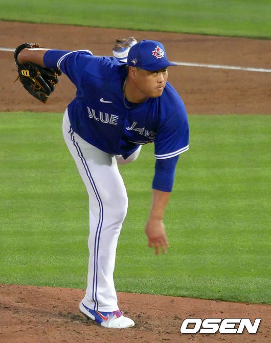 [OSEN=더니든(미 플로리다주), 이사부 통신원]4회 마운드에 오른 토론토 류현진이 역투하고 있다. / lsboo@osen.co.kr