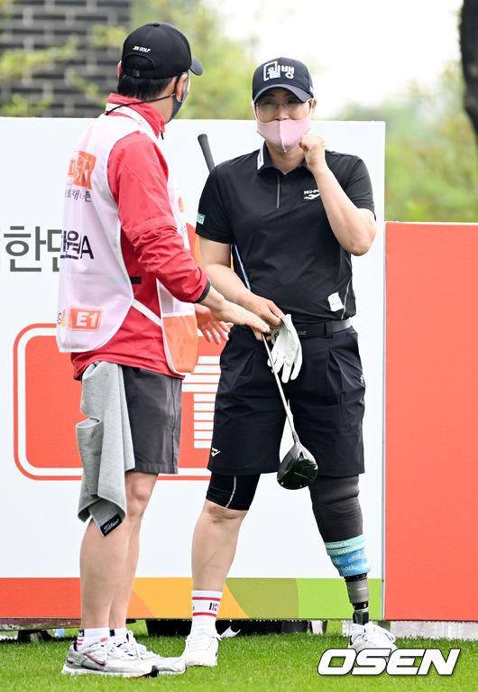 [OSEN=이천, 조은정 기자]아마추어 한정원이 티샷을 준비하고 있다. 2021.05.28/cej@osen.co.kr