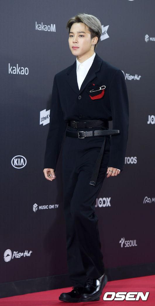 [OSEN=민경훈 기자]방탄소년단 (BTS) 지민이 입장하며 포즈를 취하고 있다. / rumi@osen.co.kr