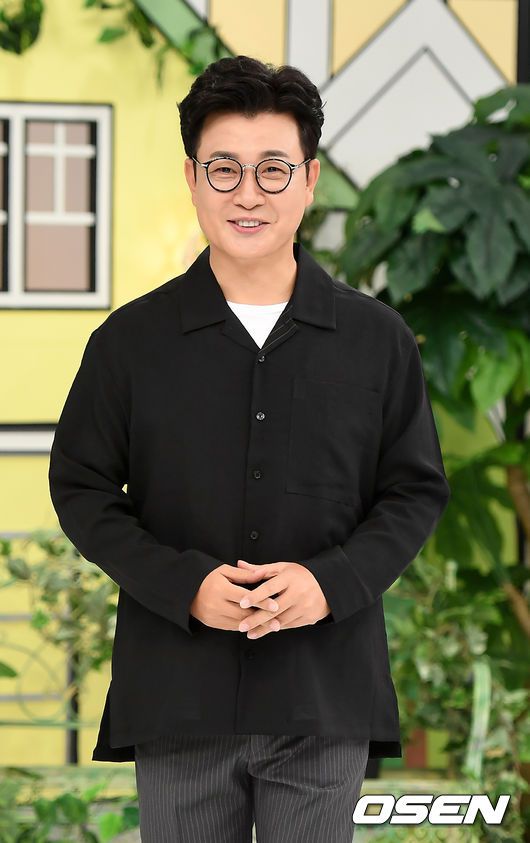 [OSEN=박준형 기자]문세윤이 포즈를 취하고 있다. / soul1014@osen.co.kr