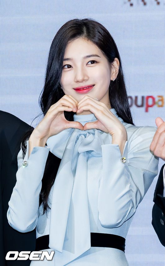 [OSEN=민경훈 기자] 21일 오전 서울 영등포구 콘래드 서울 호텔 그랜드 볼룸에서 쿠팡플레이 시리즈 웹드라마 '안나 (ANNA)' 제작발표회가 열렸다. 이 자리에는 주연배우 수지, 정은채, 김준한, 박예영이 참석했다.