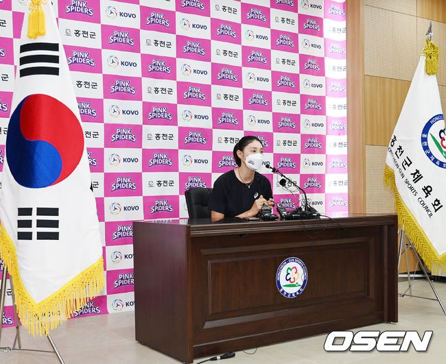 [OSEN=홍천, 민경훈 기자]흥국생명으로 돌아온 김연경이 기자회견을 하고 있다. 2022.07.08 /rumi@osen.co.kr