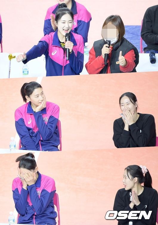 처음엔 마이크 양보