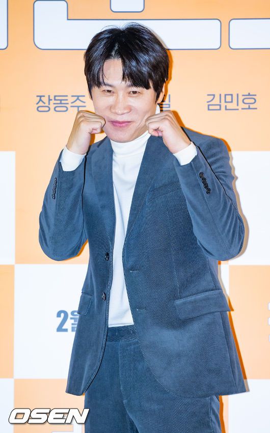 [OSEN=최규한 기자]배우 진선규가 간담회에 참석해 취재진의 질문에 답하며 울먹이고 있다. 2023.02.13 / dreamer@osen.co.kr