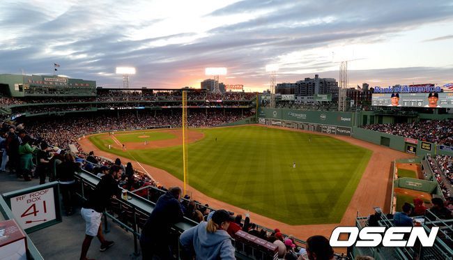 보스턴 레드삭스 홈구장 펜웨이파크의 명물인 좌측 펜스 11m 높이의 그린몬스터처럼 대전 베이스볼 드림파크 우측에는 8m 몬스터월이 들어선다. /OSEN DB