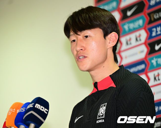 [OSEN=파주, 최규한 기자]A대표팀 이재성이 훈련을 앞두고 취재진과 인터뷰를 하고 있다. 2023.03.26 / dreamer@osen.co.kr