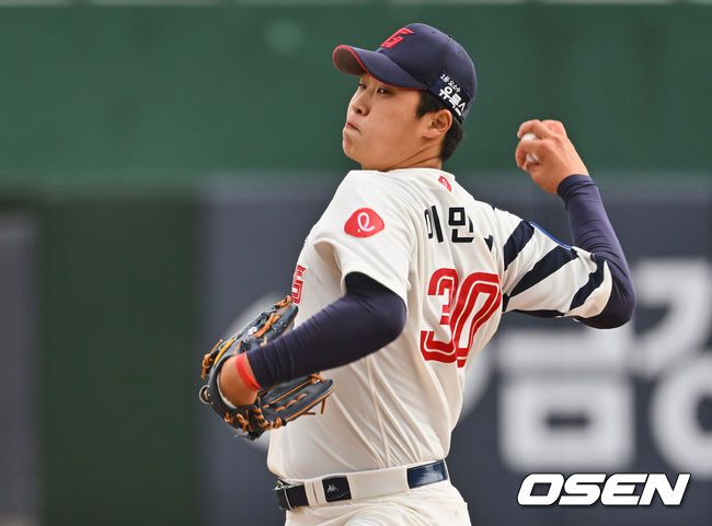 [OSEN=부산, 이석우 기자]롯데 자이언츠 이민석이 역투하고 있다. 2023.03.26 / foto0307@osen.co.kr