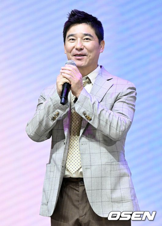 [OSEN=조은정 기자] 16일 오후 서울 광진구 예스24 라이브홀에서 인 걸그룹 미미로즈(최연재, 윤지아, 안효리, 서윤주, 한예원) 데뷔 앨범 ‘AWESOME' 발매 기념 쇼케이스가 열렸다. 그룹 미미로즈가 포즈를 취하고 있다. 2022.09.16 /cej@osen.co.kr