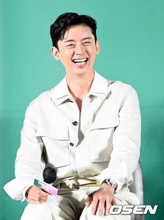 [OSEN=조은정 기자]31일 오후 서울 광진구 롯데시네마 건대입구에서 영화 '빈틈없는 사이(감독 이우철)’ 제작보고회가 열렸다.  배우 이지훈이 질의응답 시간을 갖고 있다. 2023.05.31 /cej@osen.co.kr