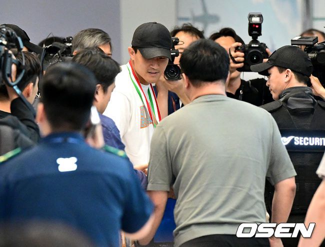 [OSEN=파주, 최규한 기자]A대표팀 김민재가 웜업 훈련을 펼치고 있다. 2023.03.26 / dreamer@osen.co.kr