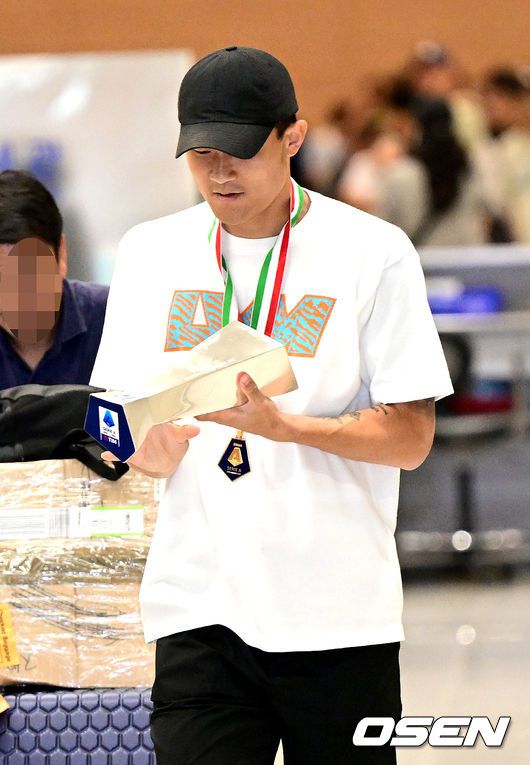 [OSEN=파주, 최규한 기자]A대표팀 김민재가 웜업 훈련 중 장난을 치고 있다. 2023.03.26 / dreamer@osen.co.kr