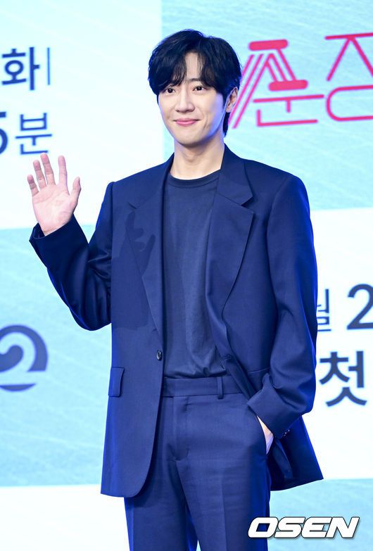 [OSEN=최규한 기자] 21일 오후 서울 신도림동 디큐브시티 더 세인트에서 KBS 2TV 새 월화드라마 ‘순정복서’ 제작발표회가 열렸다.배우 이상엽이 제작발표회에 참석해 포토타임을 하고 있다. 2023.08.21 / dreamer@osen.co.kr