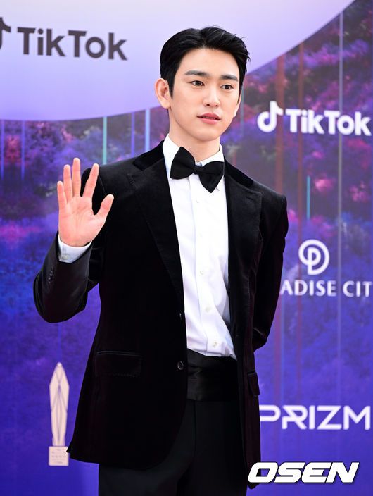 [OSEN=김성락 기자] 21일 오후 서울 중구 한국프레스센터 국제회의장에서 ‘제43회 영평상 시상식’ 행사가 열렸다. 배우 김시은이 신인여우상을 수상한 뒤 소감을 전하고 있다. 2023.09.21 / ksl0919@osen.co.kr