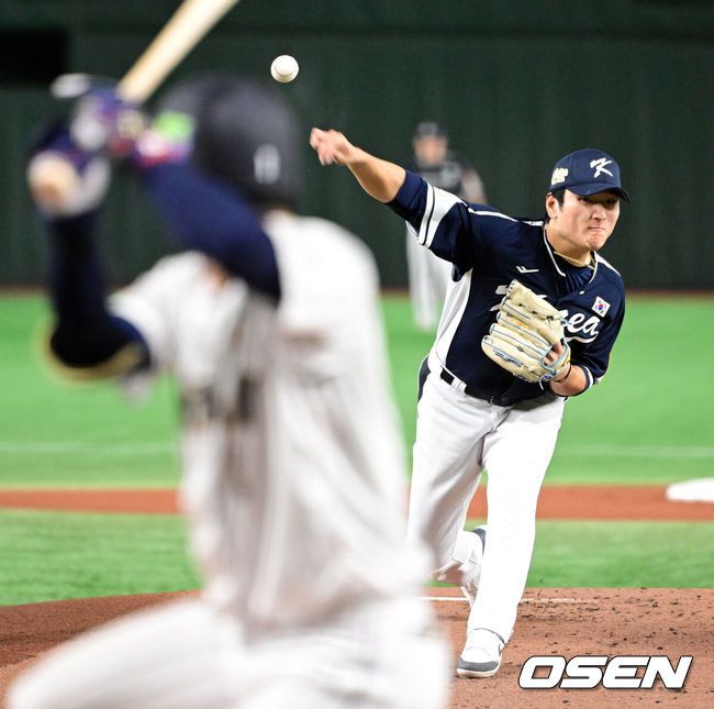 [OSEN=도쿄, 지형준 기자] 류중일 감독이 이끄는 한국야구대표팀이 19일 오후 일본 도쿄돔에서 2023 아시아프로야구챔피언십(APBC) 일본과 결승전을 가졌다.1회말 한국 곽빈이 역투하고 있다. 2023.11.18 / jpnews.osen.co.kr
