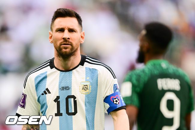 [OSEN=루사일(카타르), 박준형 기자]전반 아르헨티나 메시가 그라운드를 걷고 있다. . 2022.11.22 / soul1014@osen.co.kr