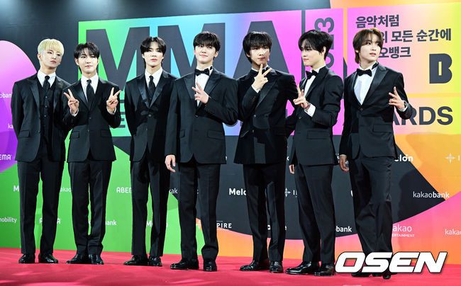 [OSEN=지형준 기자] 2일 오후 인천 인스파이어 아레나에서 멜론뮤직어워드(MMA2023)레드카펫 행사가 열렸다.엔시티 드림(NCT DREAM)이 포토타임을 하고 있다. 2023.12.02 / jpnews.osen.co.kr