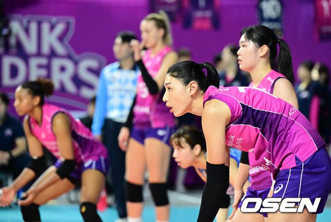 [OSEN=인천, 지형준 기자] 1세트 흥국생명 김연경이 득점에 기뻐하고 있다. 2023.12.24 / jpnews.osen.co.kr