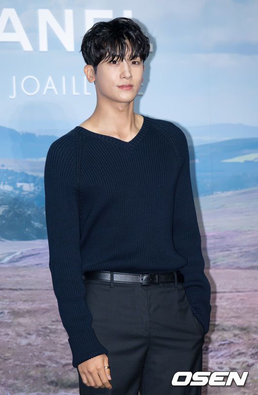 [OSEN=김성락 기자] 20일 오전 서울 강남구 조선 팰리스 서울 강남에서 쿠팡플레이 시리즈 ‘소년시대’ 제작발표회가 열렸다. 배우 임시완이 춤을 추고 있다. 2023.11.20 / ksl0919@osen.co.kr