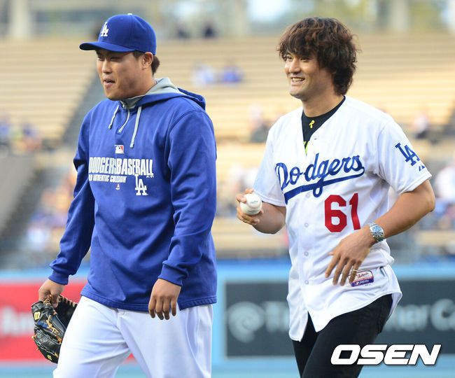 LA 다저스 시절 류현진과 박찬호. /OSEN DB