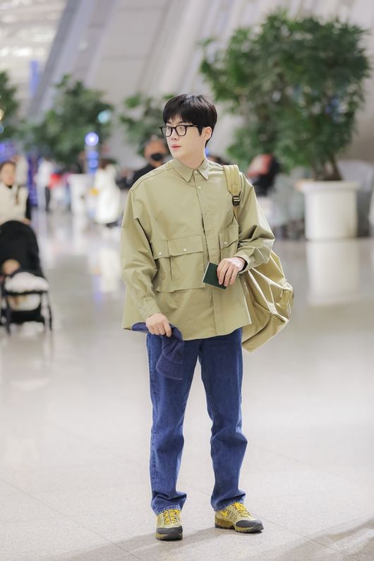 SBS PLUS, E채널 제공