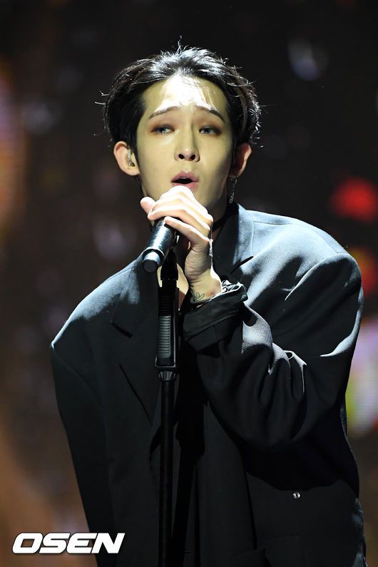 [OSEN=고양, 민경훈 기자] 30일 오후 경기도 고양시 일산동구 MBC드림센터에서 진행된 MBC 뮤직 '쇼 챔피언(Show Champion)' 생방송서 남태현이 화려한 무대를 선보이고 있다. / rumi@osen.co.kr