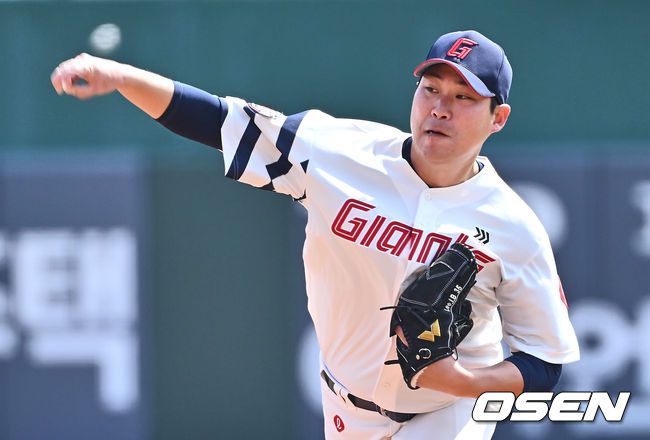 [OSEN=부산, 이석우 기자]롯데 자이언츠 선발 투수 이인복이 역투하고 있다. 2024.03.16 / foto0307@osen.co.kr