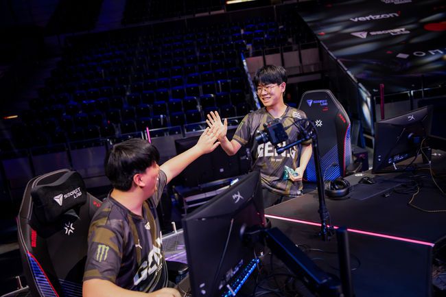 라이엇 게임즈 플리커.