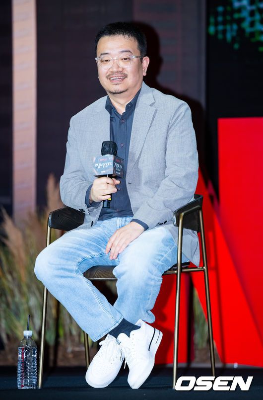 [OSEN=민경훈 기자] 넷플릭스 오리지널 시리즈 '기생수: 더 그레이' 제작발표회가 26일 오후 서울 용산구 서울드래곤시티 그랜드볼룸에서 열렸다.2024.03.26 / rumi@osen.co.kr