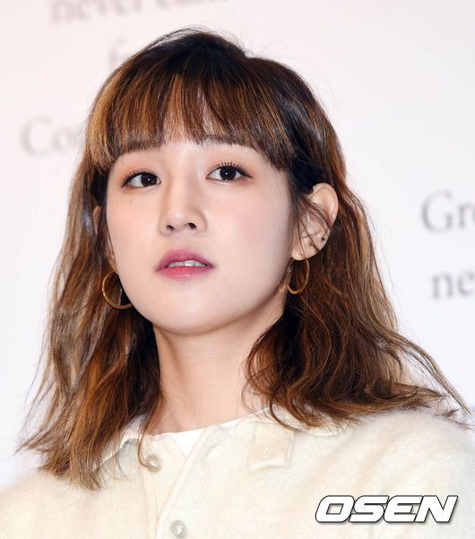 [OSEN=이동해 기자] 4일 오후 서울 강남구 신사동 한 뷰티 브랜드 쇼룸에서 진행된 오픈 기념 포토월 행사에 가수 박보람이 참석하고 있다. / eastsea@osen.co.kr