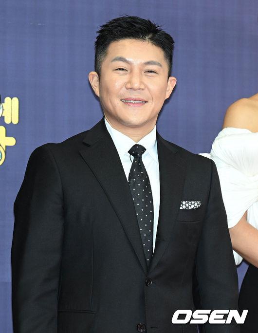 [OSEN=조은정 기자]방송인 조세호가 포즈를 취하고 있다. 2022.12.24 /cej@osen.co.kr