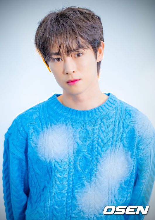 [OSEN=민경훈 기자] 보이그룹 어센트(ASC2NT: 가람·인준·제이·레온·카일)가 최근 서울 마포구 합정동에서 OSEN과 인터뷰를 가졌다.어센트는 대국남아 출신 가람, 인준, 제이와 새 멤버 레온, 카일로 구성된 완성형 5인조 그룹이다. 데뷔 앨범 'Expecting Tomorrow'는 어둠 속에서도 희망을 찾아 나아가는 용기와 어려움을 극복하는 과정을 노래하며, 듣는 이들에게도 꿈을 향한 열정과 희망의 메시지를 전한다.어센트 가람이 인터뷰에 앞서 포즈를 취하고 있다. 2024.04.28 /rumi@osen.co.kr