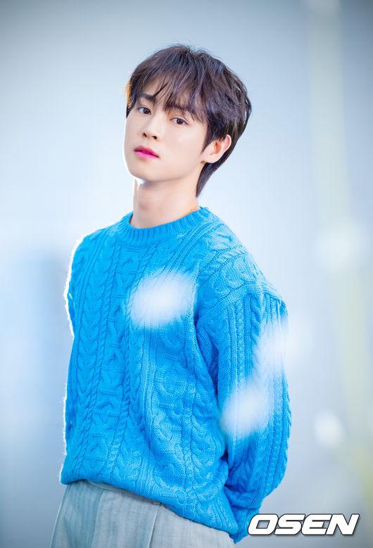 [OSEN=민경훈 기자] 보이그룹 어센트(ASC2NT: 가람·인준·제이·레온·카일)가 최근 서울 마포구 합정동에서 OSEN과 인터뷰를 가졌다.어센트는 대국남아 출신 가람, 인준, 제이와 새 멤버 레온, 카일로 구성된 완성형 5인조 그룹이다. 데뷔 앨범 'Expecting Tomorrow'는 어둠 속에서도 희망을 찾아 나아가는 용기와 어려움을 극복하는 과정을 노래하며, 듣는 이들에게도 꿈을 향한 열정과 희망의 메시지를 전한다.어센트 가람이 인터뷰에 앞서 포즈를 취하고 있다. 2024.04.28 /rumi@osen.co.kr