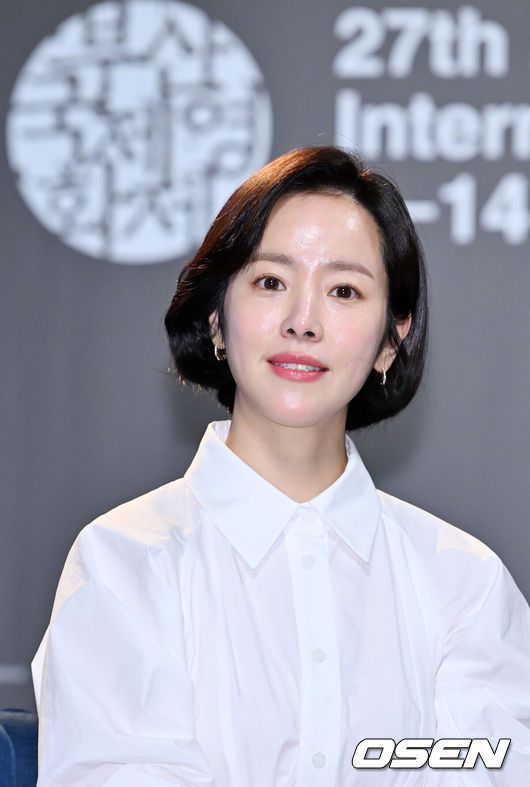 [OSEN=지형준 기자]18일 오전 서울 잠실 롯데월드몰 에비뉴엘에서 ‘매그놀리아 데이즈’ 팝업스토어 포토콜 행사가 열렸다.가수 엑소 찬열이 포토타임을 하고 있다. 2022.11.18 /jpnews@osen.co.kr