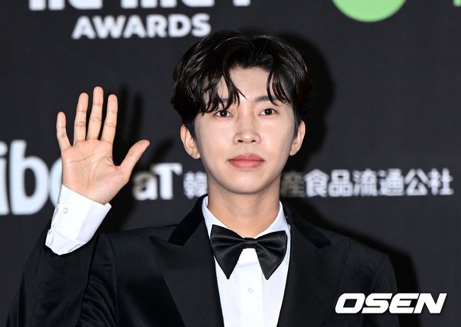 [OSEN=오사카(일본), 이대선 기자] 30일 오후(현지시간) 일본 교세라 돔 오사카에서 ‘2022 MAMA AWARDS’ 레드카펫 행사가 진행됐다.가수 임영웅이 레드카펫을 밟고 있다. 2022.11.30 /sunday@osen.co.kr