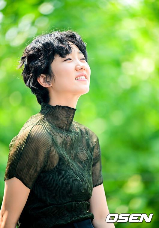 [OSEN=최규한 기자] 배우 이주영이 넷플릭스 오리지널 시리즈 '더 에이트 쇼’에서 열연을 펼친 뒤 10일 오후 서울 합정동 OSEN에서 인터뷰를 가졌다.'더에이트쇼'는 8명의 인물이 8층으로 나뉜 비밀스런 공간에 갇혀 ‘시간이 쌓이면 돈을 버는’ 달콤하지만 위험한쇼에 참가하면서 벌어지는 이야기를 그린 드라마다.이주영이 인터뷰에 앞서 포즈를 취하고 있다. 2024.06.10 / dreamer@osen.co.kr