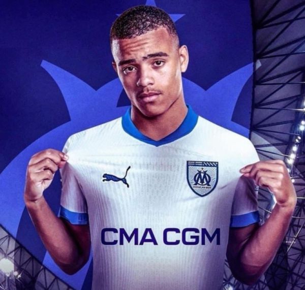 [사진] 마르세유가 시장의 반대에도 불구하고 메이슨 그린우드를 영입하기 직전이다. 개인 합의까지 마무리하면서메디컬 테스트와 최종 서명만 남겨뒀다. 앞서브누아 파얀 시장은 그린우드 영입은'클럽의 수치'라며 분노했지만, 소용없었다. 마르세유와 개인 합의를 맺은 황희찬의 미래에도 영향을 끼칠 수 있는 이적이다.