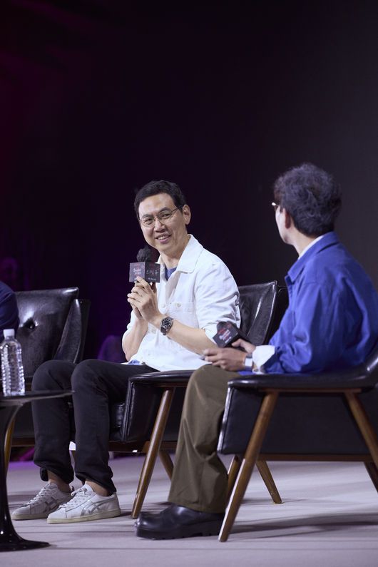 (왼쪽부터) 하정수 넷플릭스 한국 프로덕션 총괄, 이기오 넷플릭스 한국 콘텐츠 디렉터